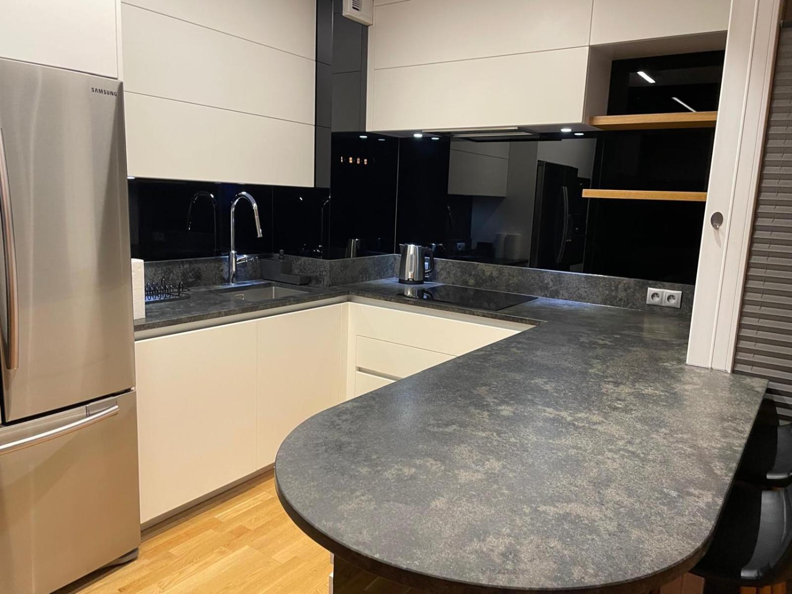 Apartament Comfortable With 2 Bedrooms And 2 Balconies On Borkowska Street