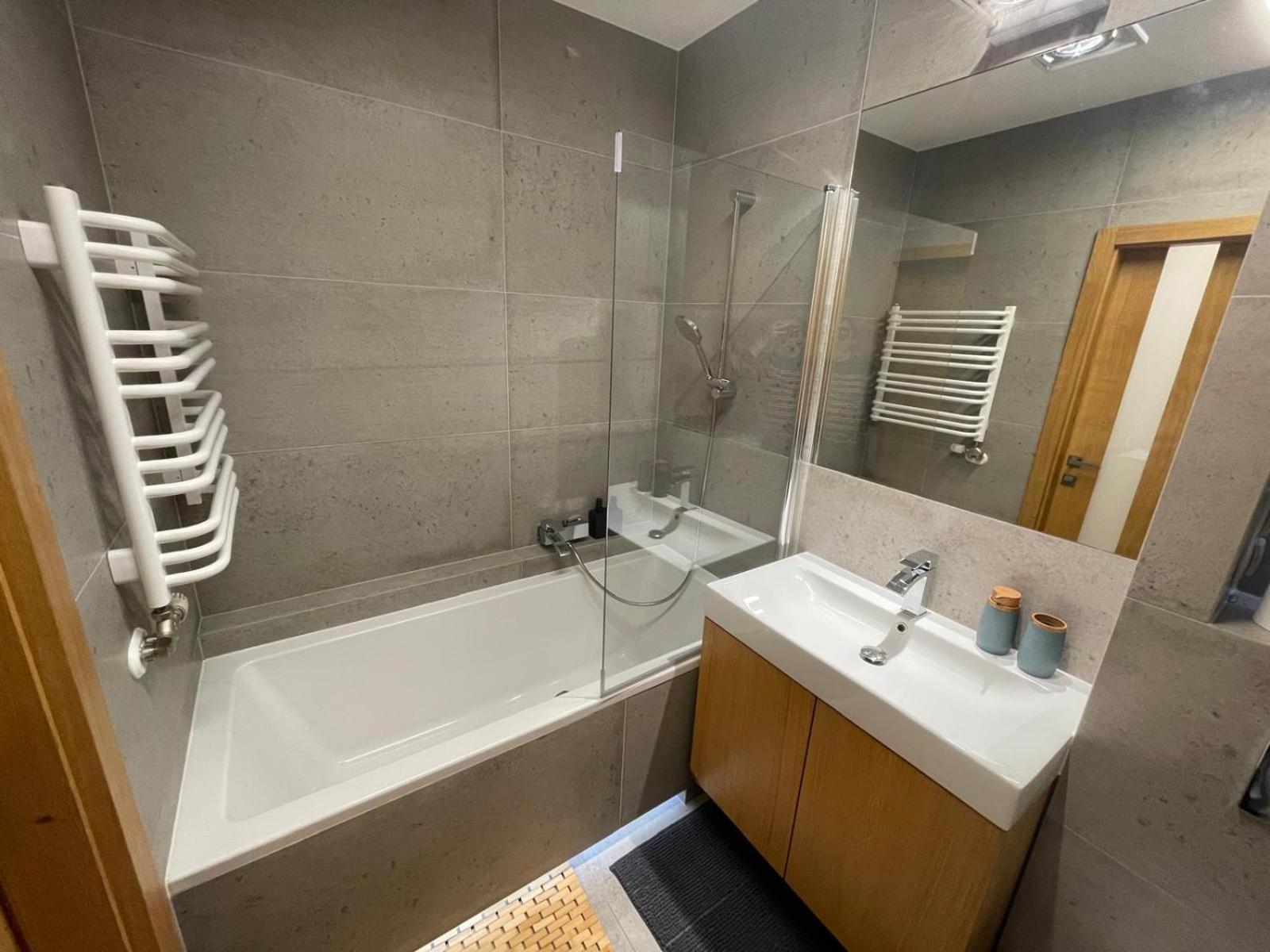 Comfortable With 2 Bedrooms And 2 Balconies On Borkowska Street Kraków