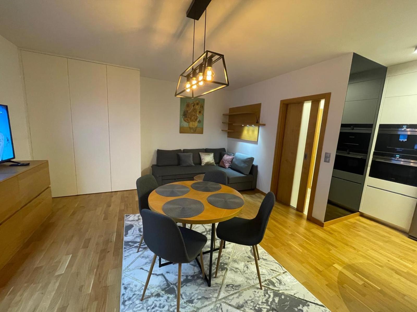 Comfortable With 2 Bedrooms And 2 Balconies On Borkowska Street * Kraków